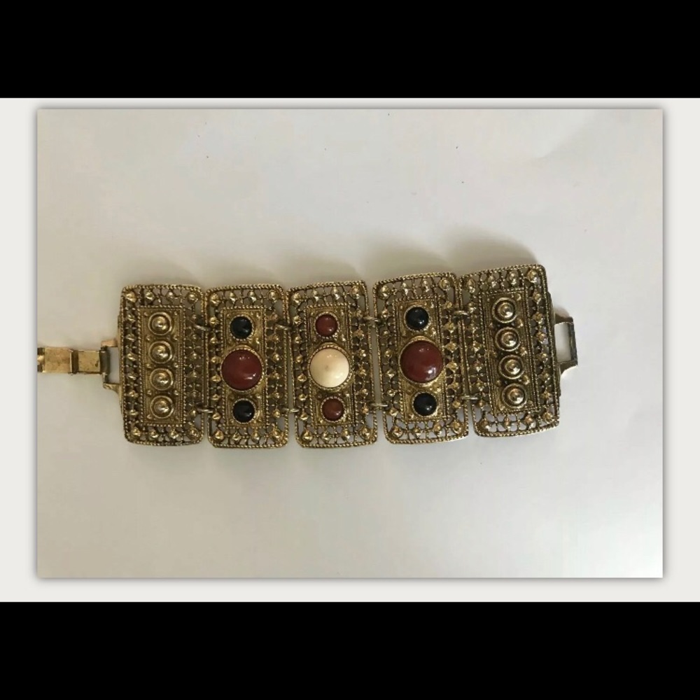 Chunky Gold Tone Multi Color gems bracelet 7” long